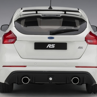 1/18 AUTOart Ford Focus RS 2016 (Frozen White)