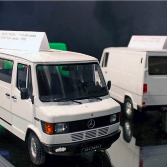 1/18 KK SCALE MERCEDES-BENZ 208 D BUS YEAR 1988 WHITE