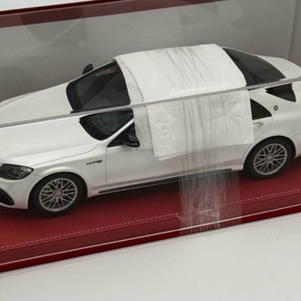 Mercedes-Benz S63 AMG W222 White -
MK Miniatures CASELI & 30 / 20 LİMİTLİ
