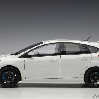 1/18 AUTOart Ford Focus RS 2016 (Frozen White)