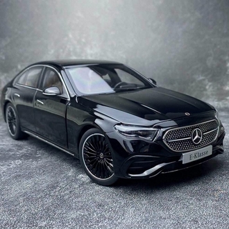 iSCALE 1/18 SCALE MERCEDES-BENZ E-KLASSE E450 W214
BLACK