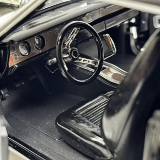 1:18 GREENLIGHT 1970 DODGE CHARGER WITH BLOWN ENGiNE