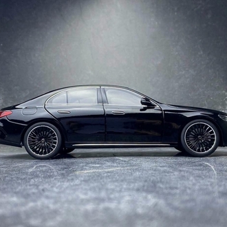 iSCALE 1/18 SCALE MERCEDES-BENZ E-KLASSE E450 W214
BLACK