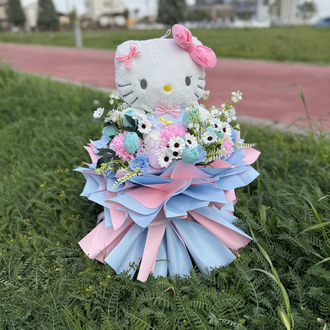 Hello Kitty özel tasarım büyük boy mix çiçek buketi 