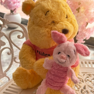İsimli Winnie the pooh ayıcık ( ismi satıcıya not kısmına yazmanız yeterli )