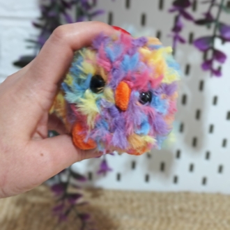 renkli peluş kuş