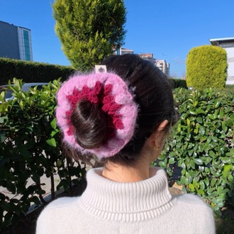 Vita • scrunchie