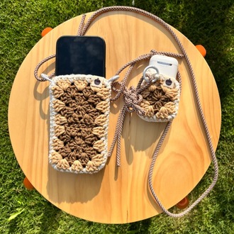 White Chocolate Mocha • phone pocket