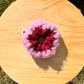 Vita • scrunchie