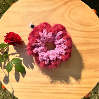 Rosa • scrunchie
