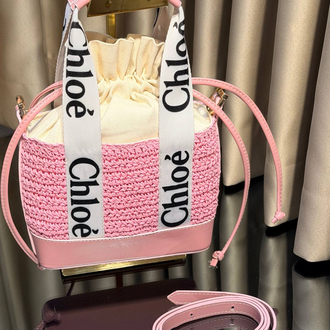 Chloe 