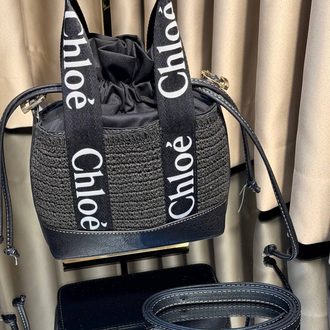 Chloe 