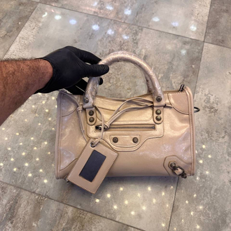 Balenciaga çanta