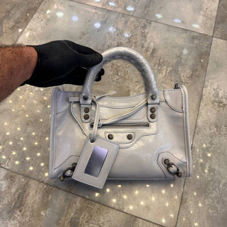 Balenciaga çanta