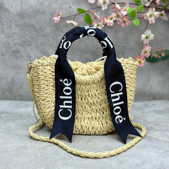 Chloe 