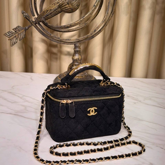 Chanel süet