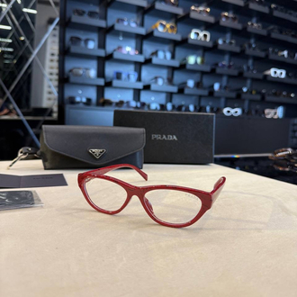 Prada gözlük