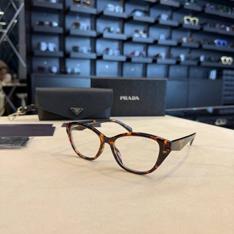 Prada gözlük