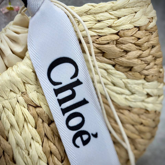 Chloe 