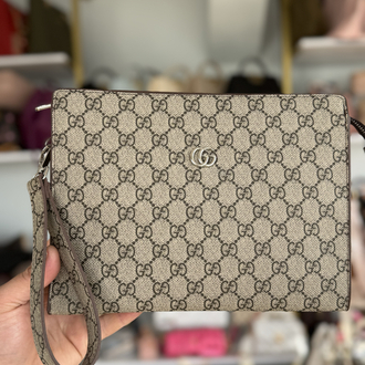 Gucci clutch 