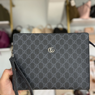 Gucci clutch 