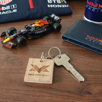 Red Bull Logolu Ahşap Anahtarlık