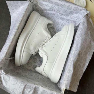 Alexander McQueen “All White”
