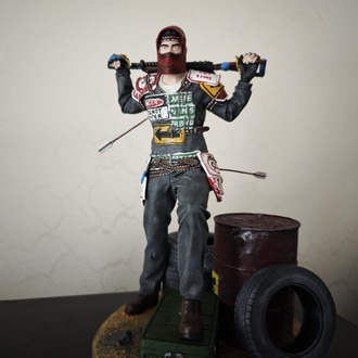 Rust Savaşçı  Figürü - Koleksiyon
