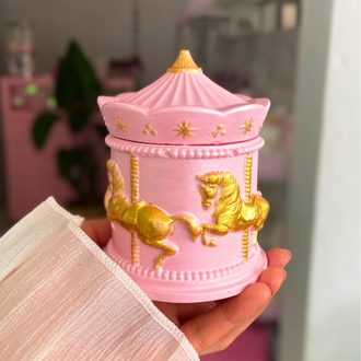 Pembe atlıkarınca kutu(mumsuz)