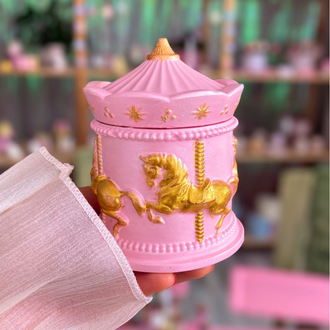 Pembe atlıkarınca kutu(mumsuz)