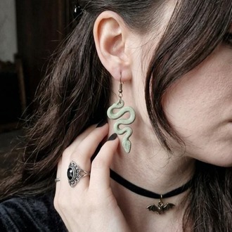 Yılanlı Gotik Küpe | Karanlık ve Çarpıcı El Yapımı Tasarım