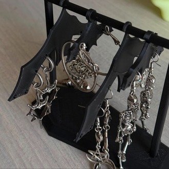 Gotik Küpe Standı Yarasa ve Tabut Tasarım Siyah Takı Düzenleyici