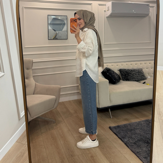MAVİ KEMERLİ DÖKÜMLÜ JEAN