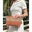 Yelpaze motifle örülmüş şık clutch
