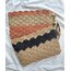 Yelpaze motifle örülmüş şık clutch