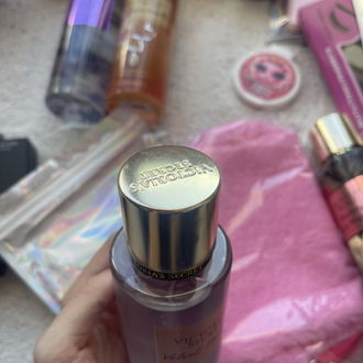 vs bodymist velvet petals