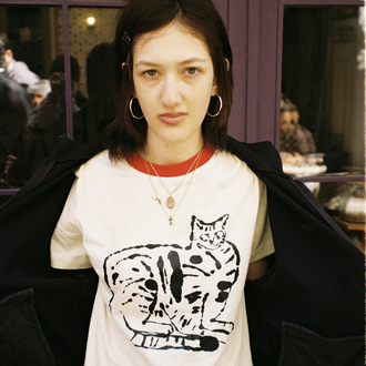 Oturaklı Kedi Tshirt