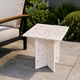 Cubo Orta Sehpa – Geri Dönüştürülmüş Plastikten Tasarım Sehpa (40x40 cm)