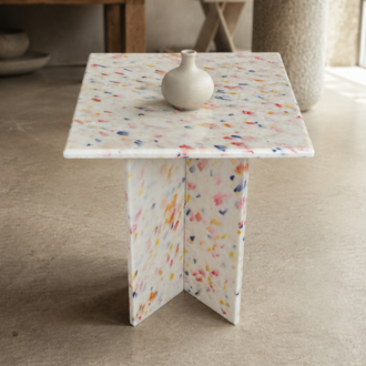 Cubo Orta Sehpa – Geri Dönüştürülmüş Plastikten Tasarım Sehpa (40x40 cm)