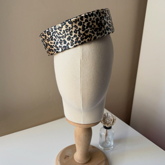 Saten Leopar Kep