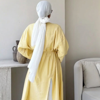 Seyyar Kemerli Tensel Yırtmaç Detaylı Tunik Boy Bluz - Sarı