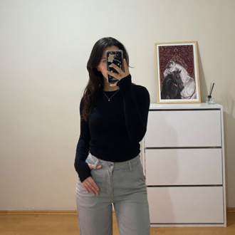 Siyah Bisiklet Yaka %95 Pamuk Bluz (Oysho Kumaş)