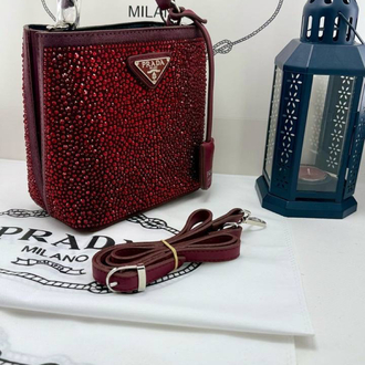Guess taşlı kırmızı