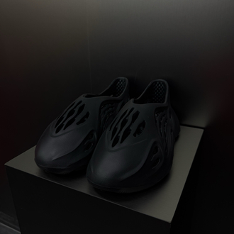 Adidas Yeezy Foam Runner Onyx ‘Black’
