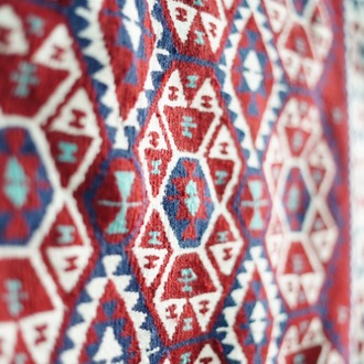 Akrep Motifli Kilim