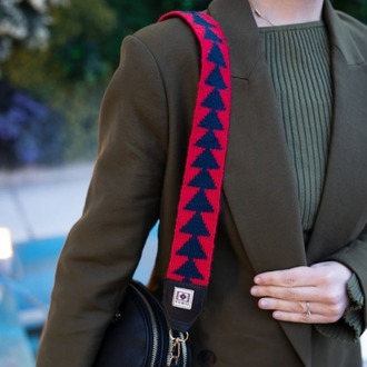 Hayat Ağacı Motifli El Dokuması Kilim Çanta Askısı – Narçiçeği & Lacivert