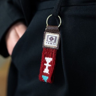 Kelebek Motifli El Dokuması Kilim Anahtarlık -Bordo Zemin Renkli Motif