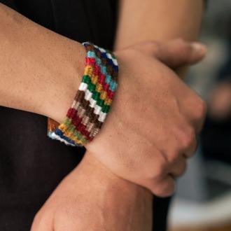 Su Yolu Bordür Motifli El Dokuması Kilim Bileklik – Çok Renkli