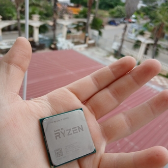 AMD RYZEN 5 2600X