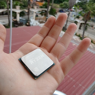 AMD RYZEN 5 2600X